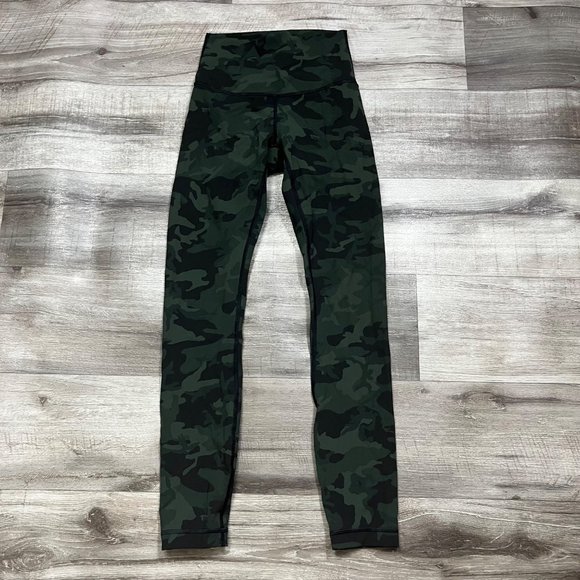 lululemon athletica Pants - Lululemon Athletic Wunder Under HR Tight Yoga Pants 25” Camo Gator Women’s Sz 2